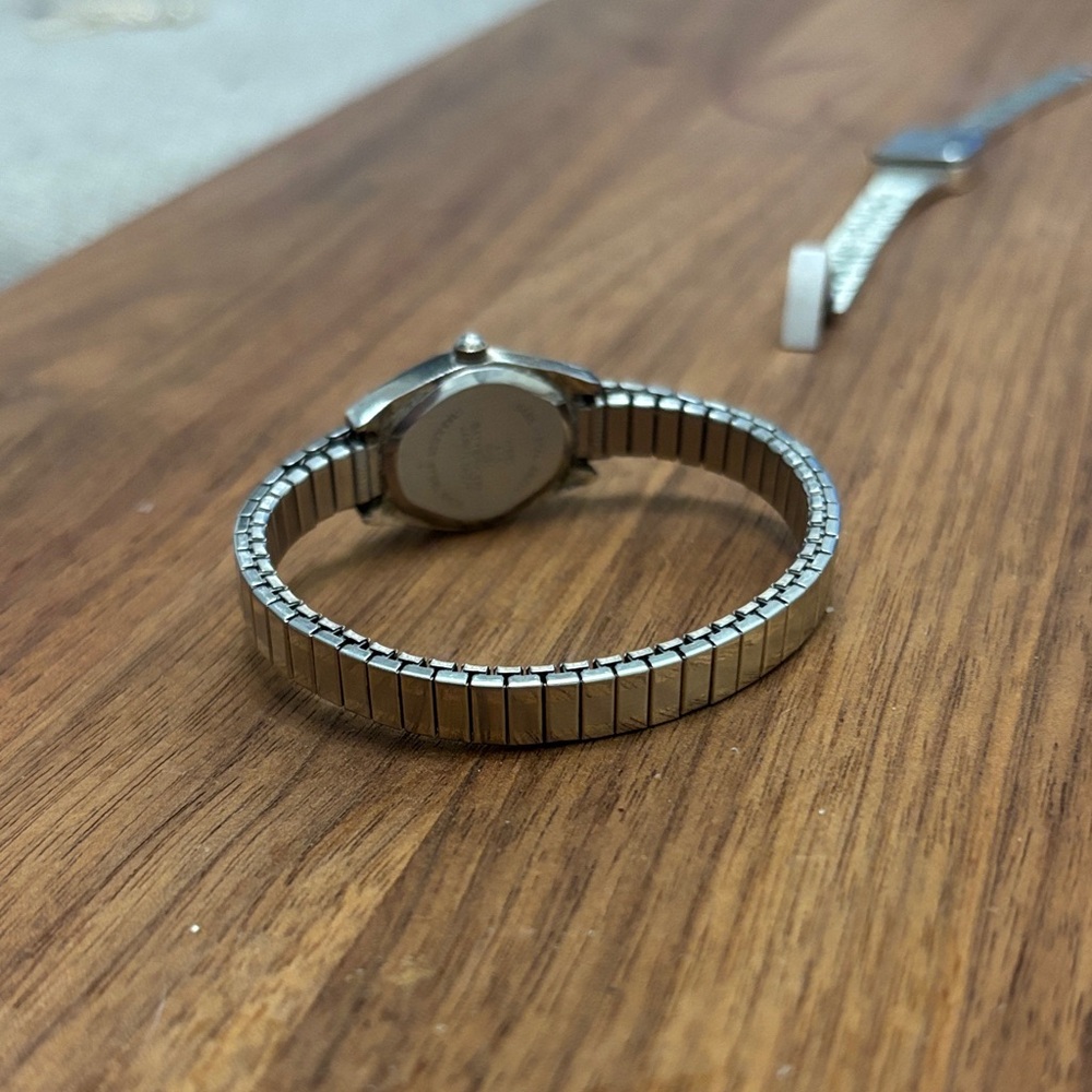 Silver and Gold Tone Watch bundle - Picture 7 of 12